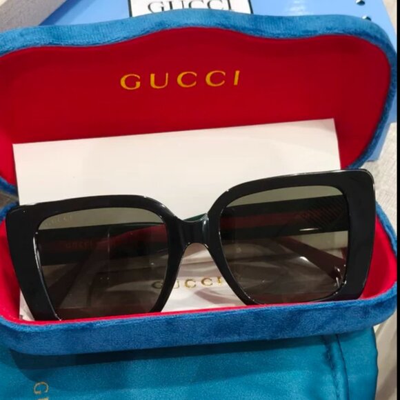 Gucci Oversized Square Black Sunglasses with Velvet Case - Picture 1 of 6